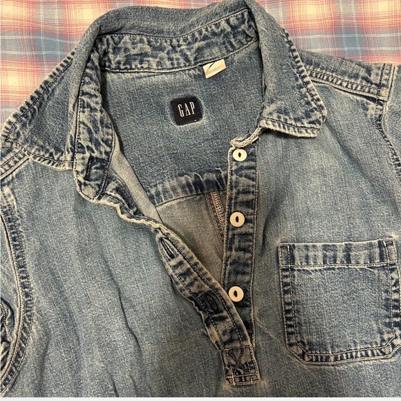 Vintage Gap Denim Shirt - Picture 3 of 3